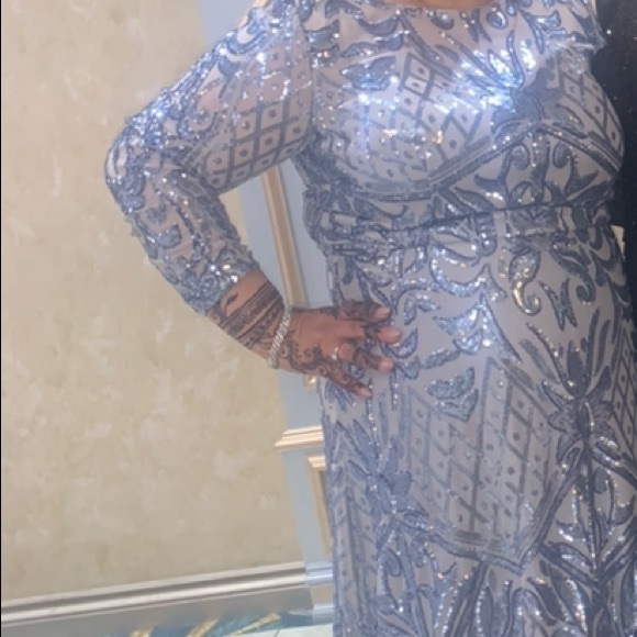 Selling this gorgeous sky blue dress size 18 - Picture 9 of 11